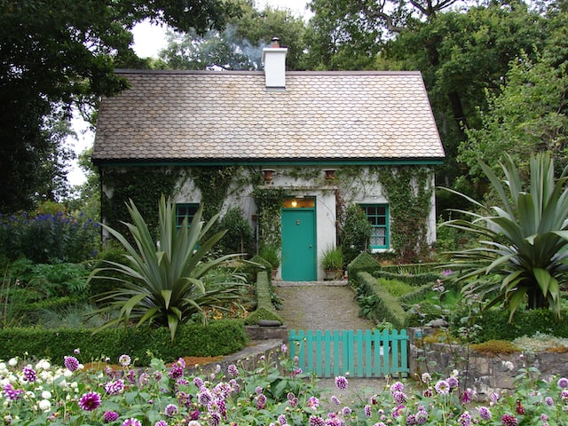 5 Tips to Create Your Perfect Cottage Garden